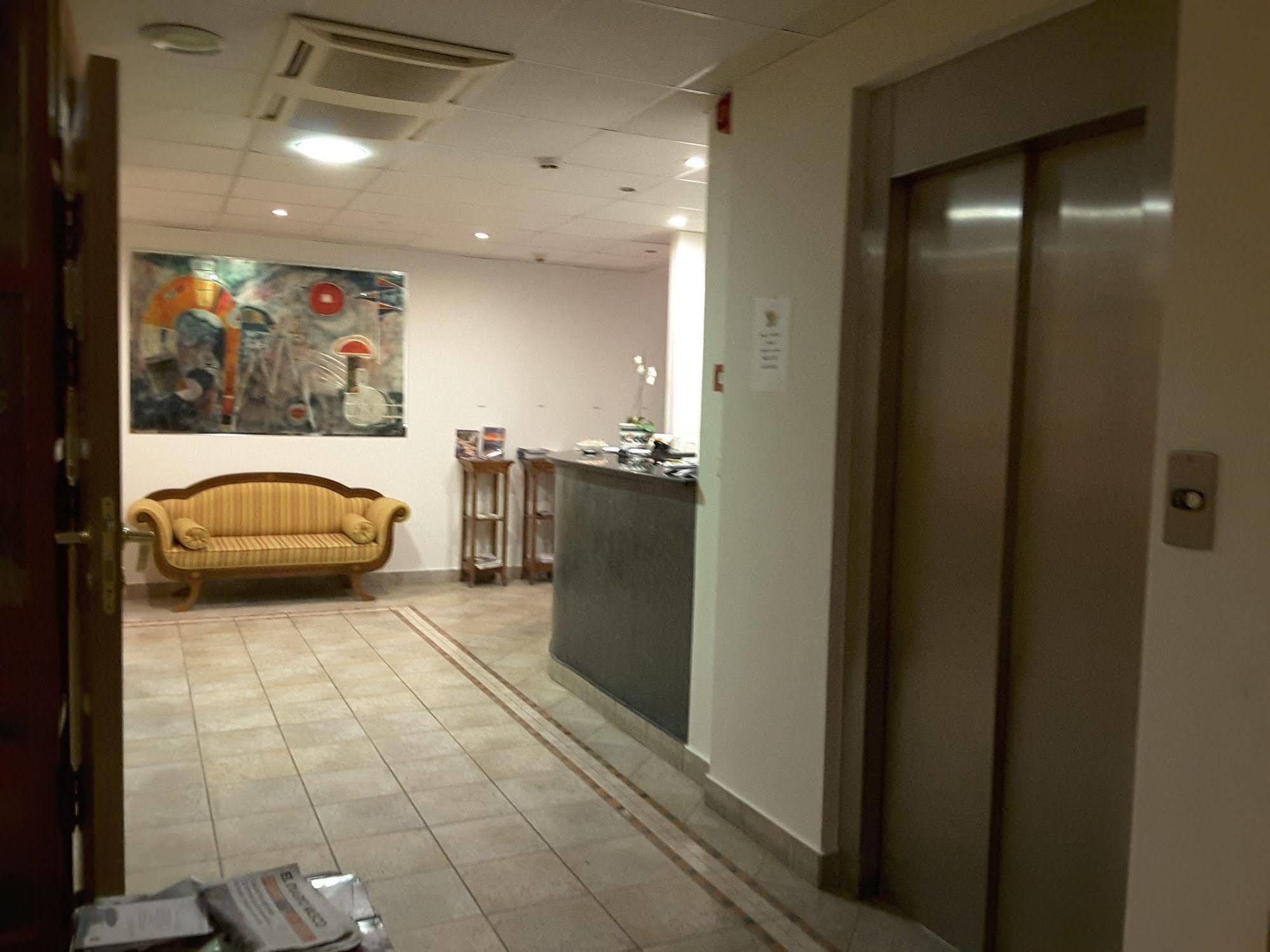 Hostal Jai Alai Leitza  Luaran gambar