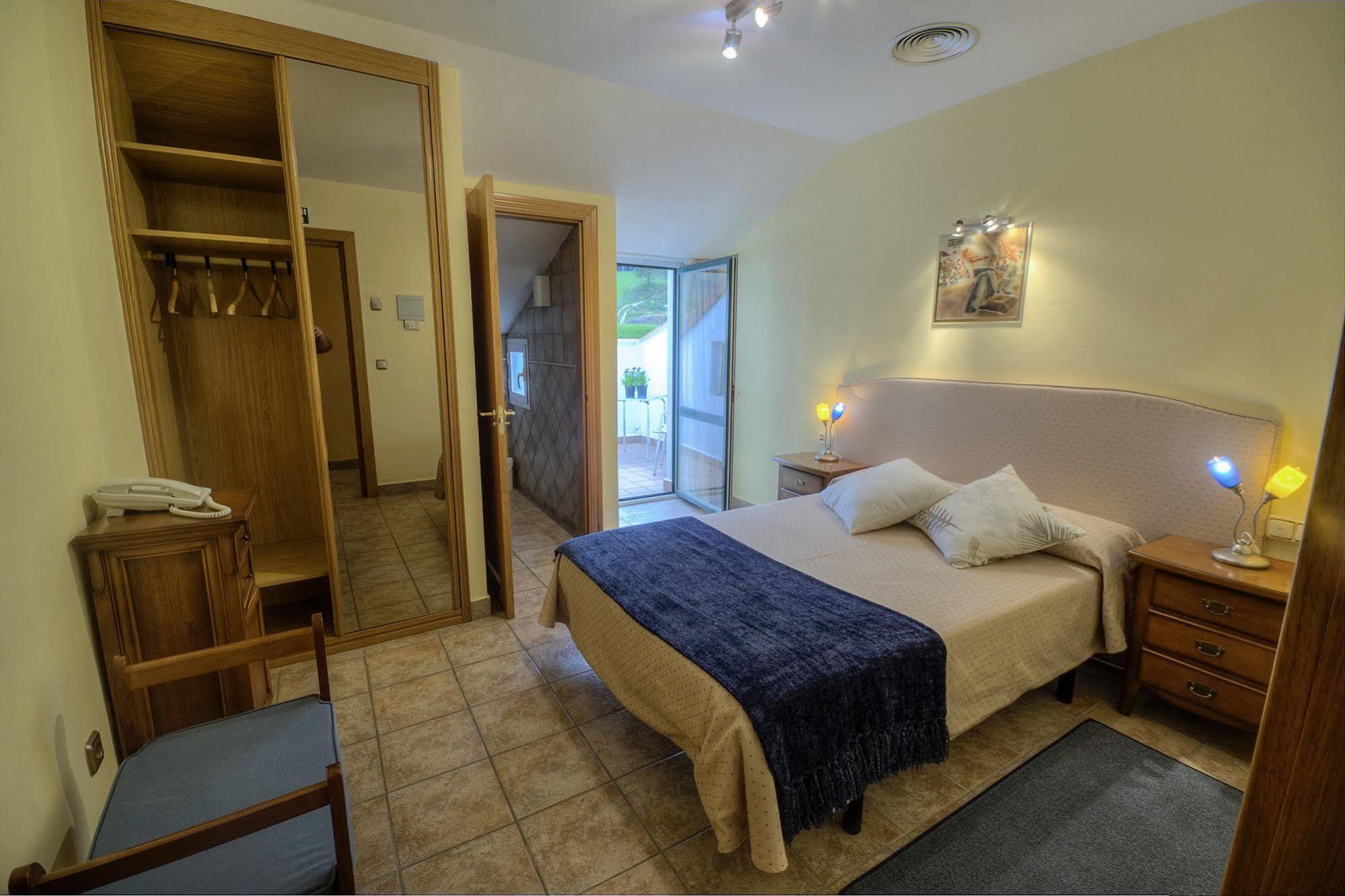 Hostal Jai Alai Leitza  Luaran gambar