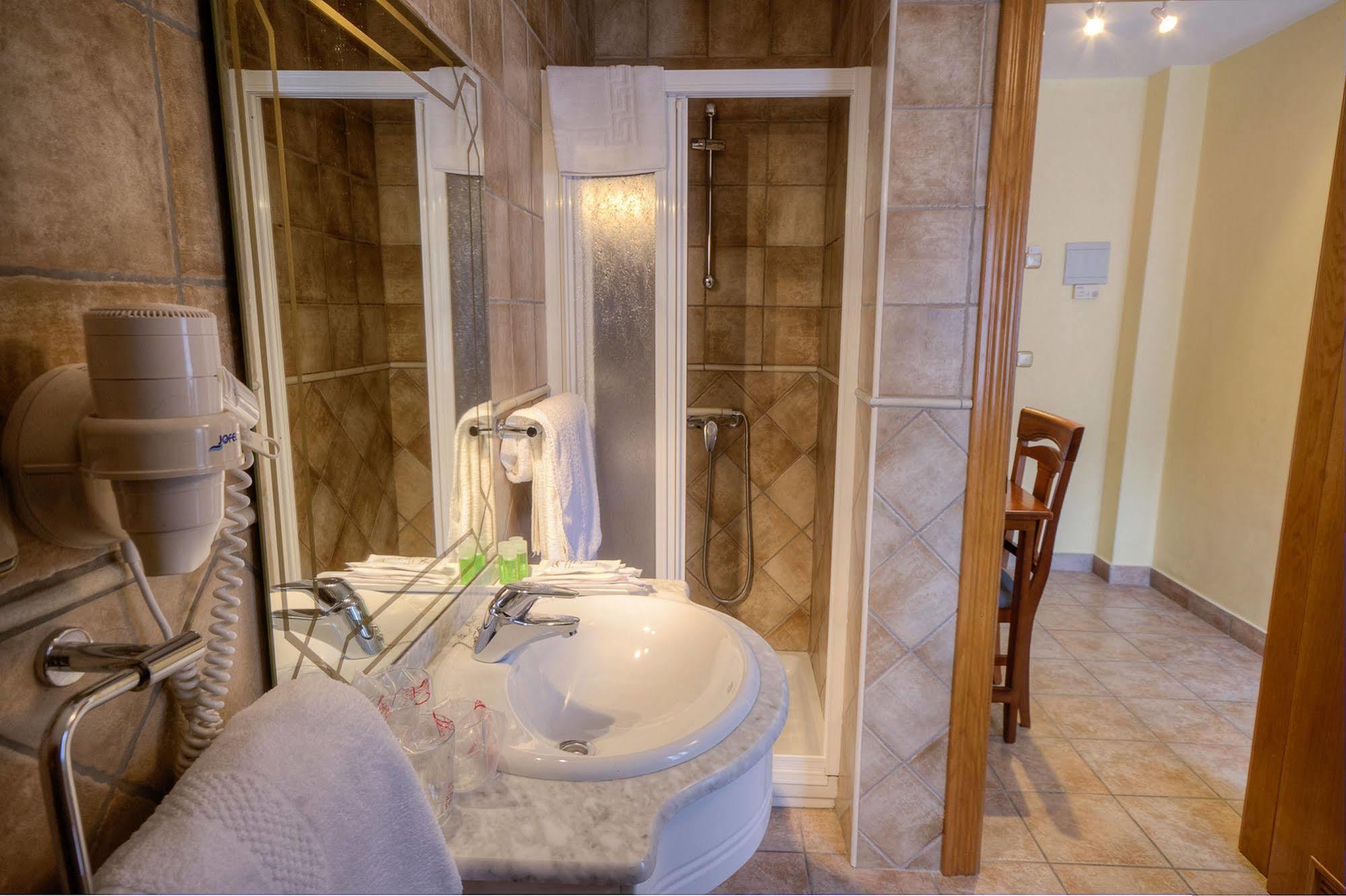 Hostal Jai Alai Leitza  Luaran gambar
