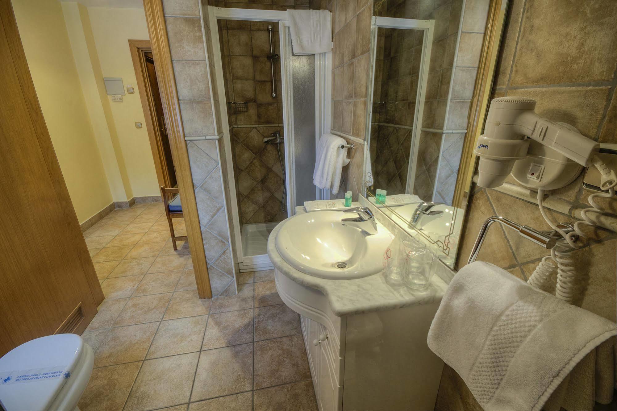 Hostal Jai Alai Leitza  Luaran gambar