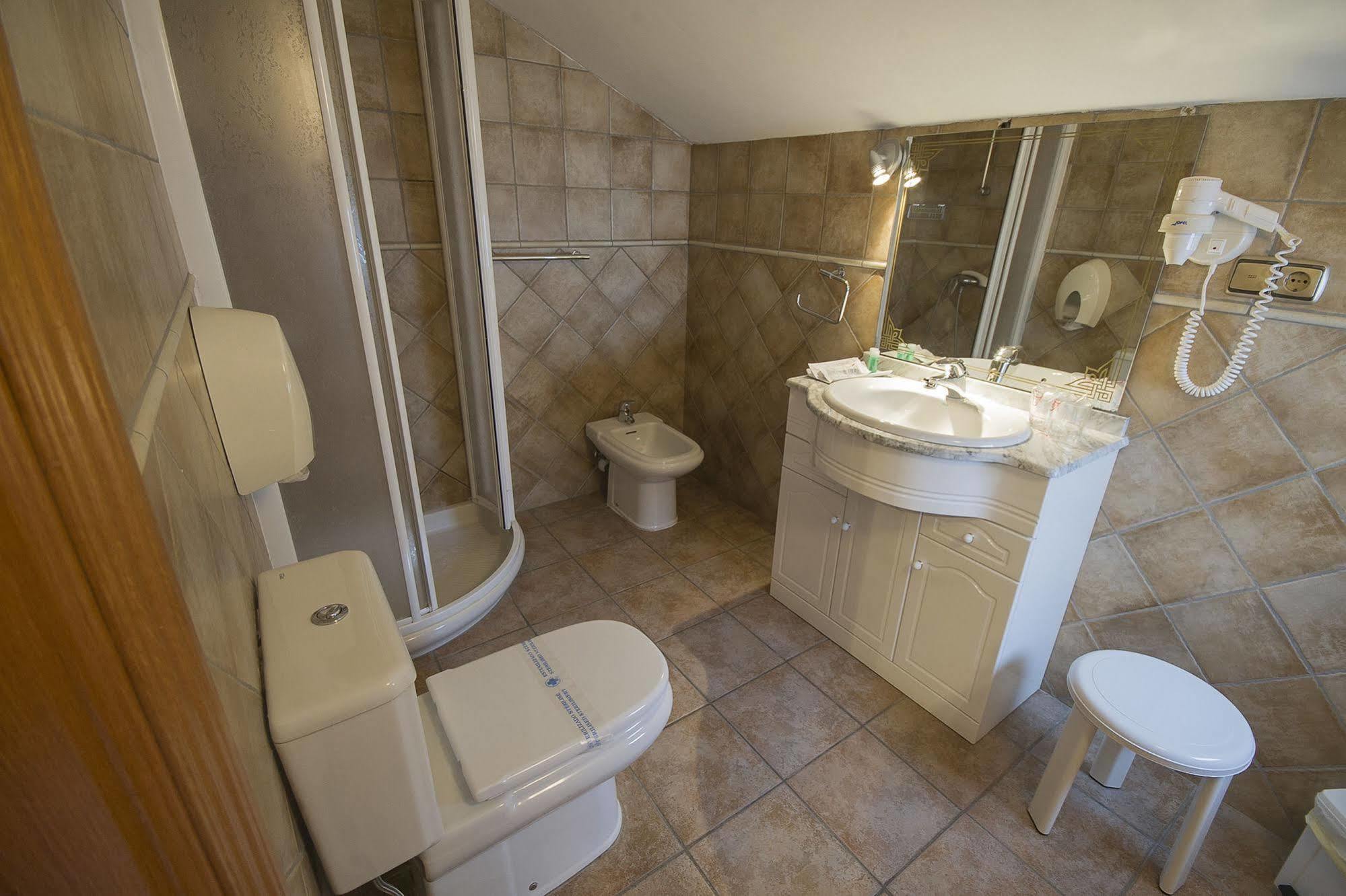 Hostal Jai Alai Leitza  Luaran gambar