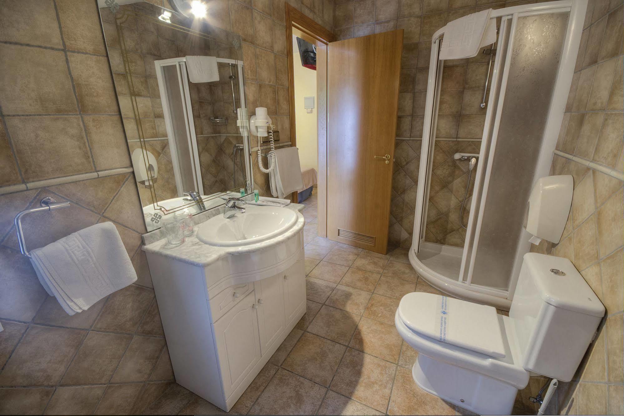 Hostal Jai Alai Leitza  Luaran gambar