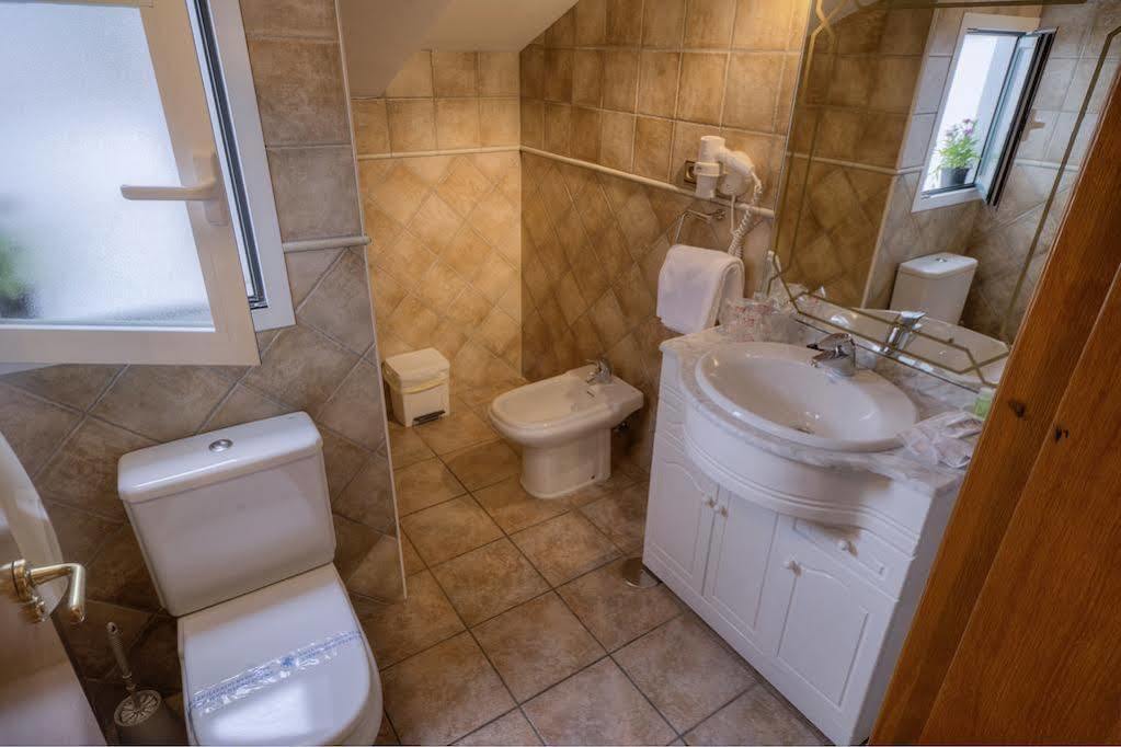 Hostal Jai Alai Leitza  Luaran gambar